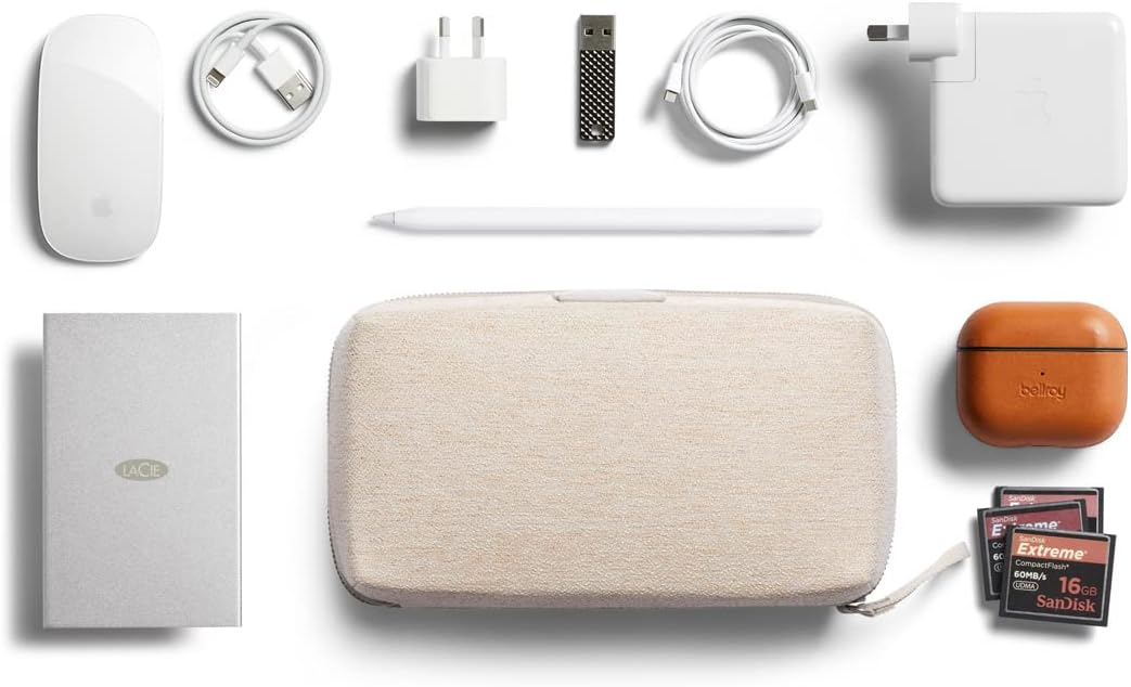 Bellroy Tech Kit (Tech Accessories Organizer Pouch, Zipper Closure Design, Stores Power Bank, Phone Charger, Cables & More, Internal)