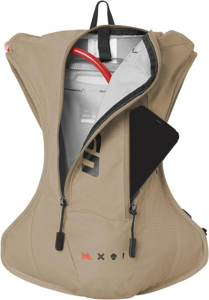 USWE Outlander Moto Hydration Pack, Running, Hiking Hydration Backpack with Water Bladder, Hydropack for Men and Women, Backpack Gear and Equipment for Cycling, MTB