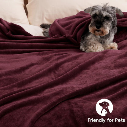 PHF Ultra Soft Fleece Blanket Twin Size, No Shed No Pilling Luxury Plush Cozy 300GSM Lightweight Blanket for Bed, Couch, Chair, Sofa Suitable for All Season, 66" x 90", Wine Red/Burgundy