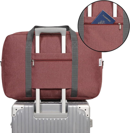 For United Airlines Foldable Carry on Bag 22x14x9 Travel Duffel Bag Packable luggage Duffle for Women and Men 40L (Jujube Red)