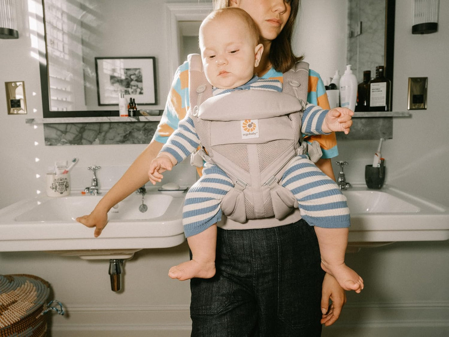 Ergobaby Omni Classic (formerly OMNI 360) All-Position Baby Carrier for Newborn to Toddler with Lumbar Support and Cool Air Mesh, 7-45 Pounds, Midnight Blue, One Size