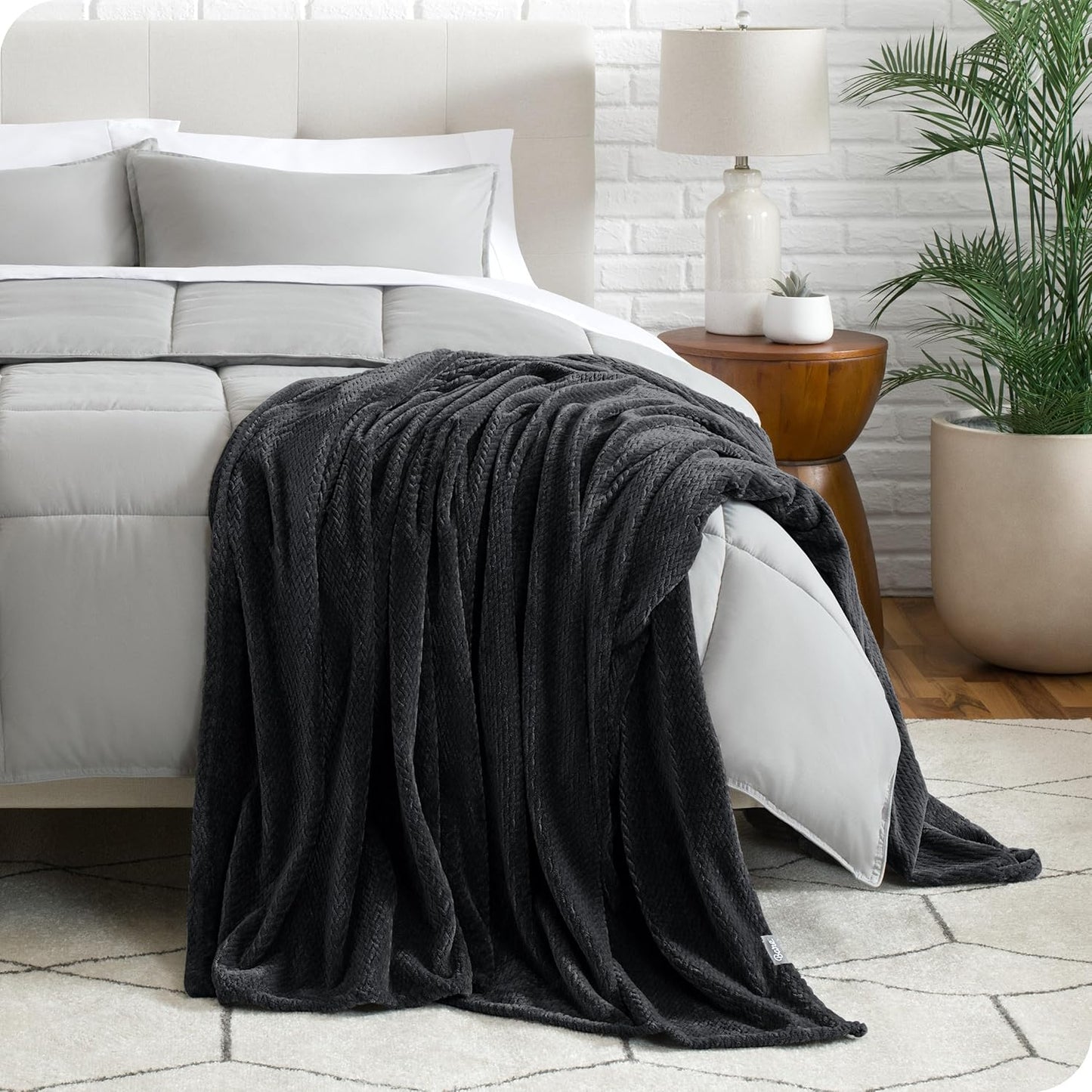 Bare Home Textured Fleece Blanket - Twin/Twin Extra Long - Ultra-Soft Lightweight for Bed, Sofa, and Couch - Luxury Microplush - Cozy Warm Blanket (Twin/Twin XL, Chevron Black)